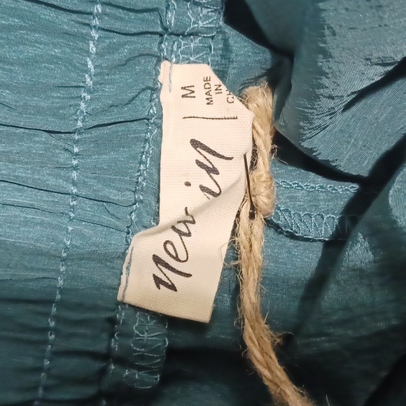 NEW IN jogger pants w/ drawstring & pockets. Parachute feel. Medium. NWT - Picture 16 of 16